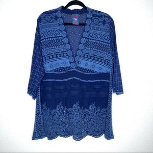 🦋JohnnyWas  embroidered V neck tunic blouse pair it with jeans or white capris